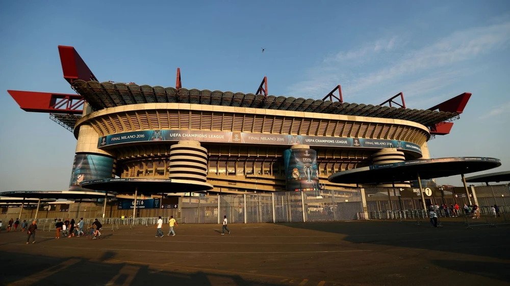 Sân San Siro với sức chứa gần 76.000 người