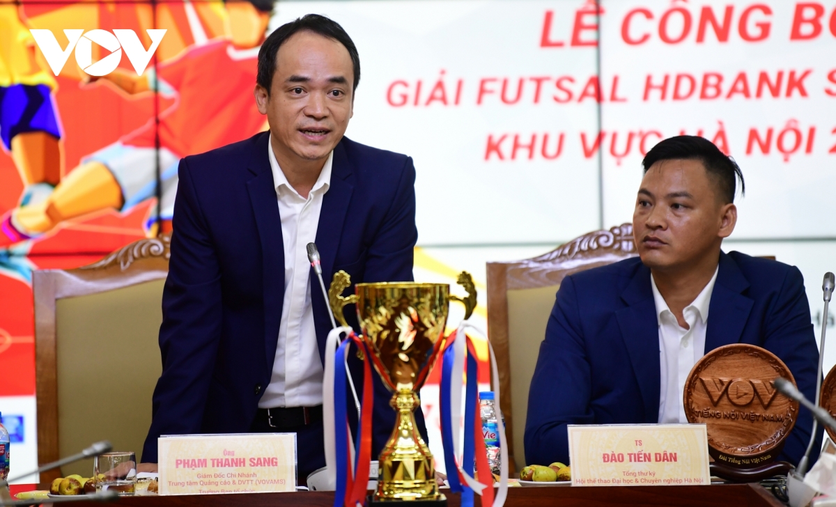 12 doi bong tranh tai o giai futsal hdbank sinh vien khu vuc ha noi 2024 hinh anh 2